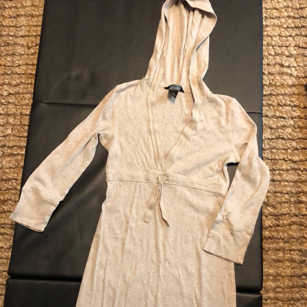Tan hoodie dress size Women’s small